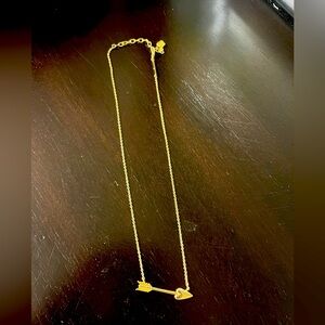 Yellow gold Kendra Scott heart arrow pendant